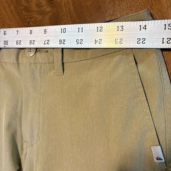 Quiksilver Amphibian Men’s Shorts 28 tan Quick Dry Stretch Hybrid Excellent - Picture 7 of 9